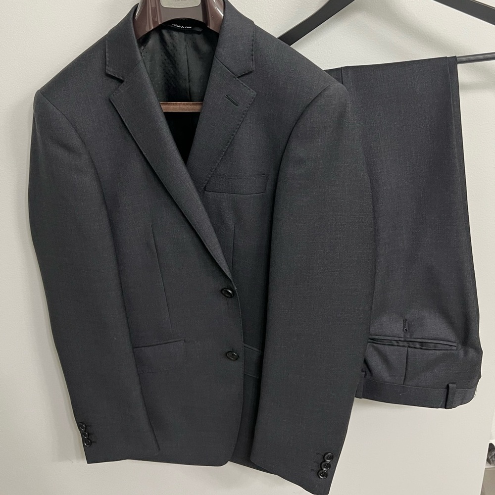 Men’s slim fit suit and pants